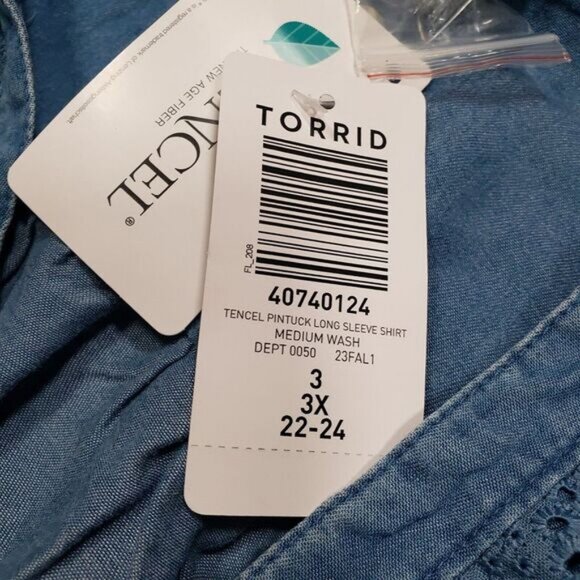 Torrid Top Womens 3 Blue Tennessee Pintuck Long Sleeve Chambray Button Up NWT‎ - Picture 4 of 5